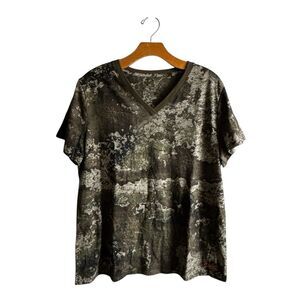 SHE Outdoor Camo V-Neck Tee Size XL NWOT 10 0501